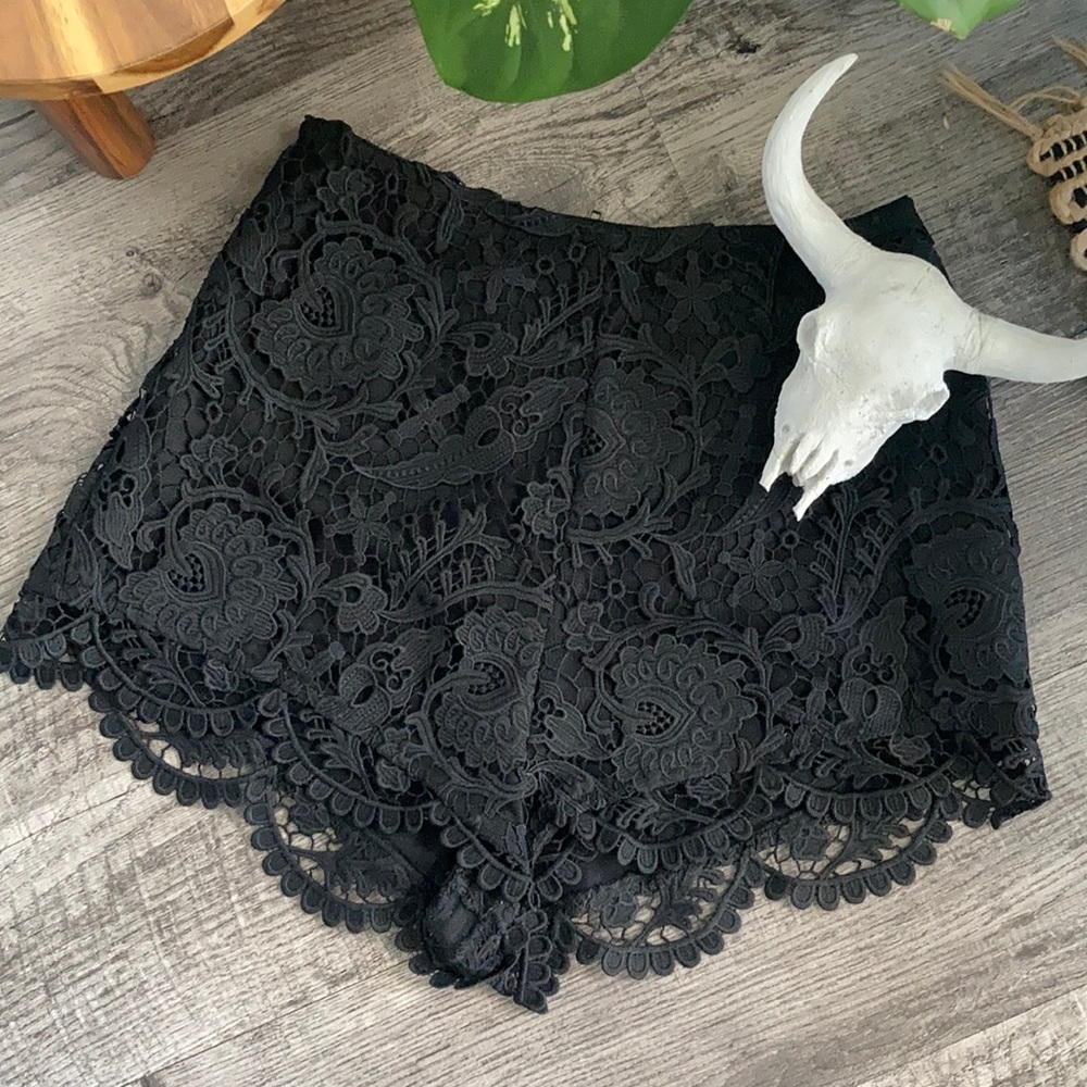 Stone Cold Fox Black Floral Lace Scallop-Hem Skort Shorts